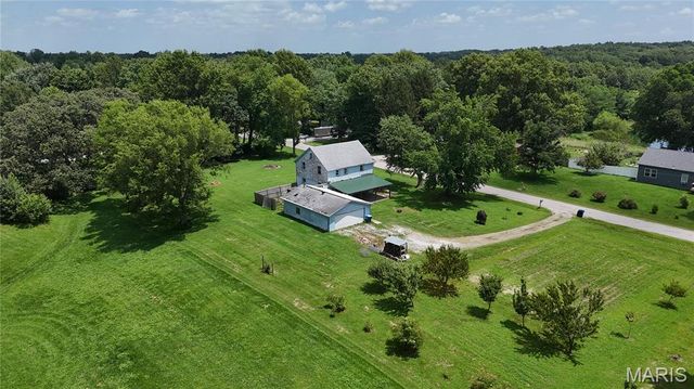 407 S Mulberry Street, Highland, IL 62249