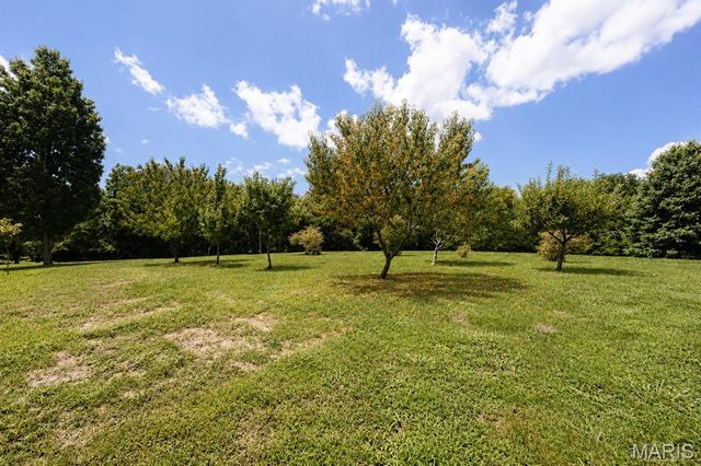 407 S Mulberry Street, Highland, IL 62249
