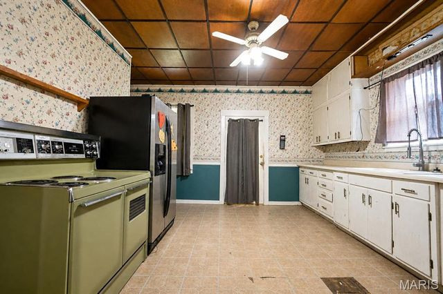 407 S Mulberry Street, Highland, IL 62249