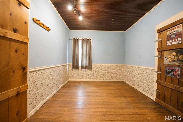 407 S Mulberry Street, Highland, IL 62249