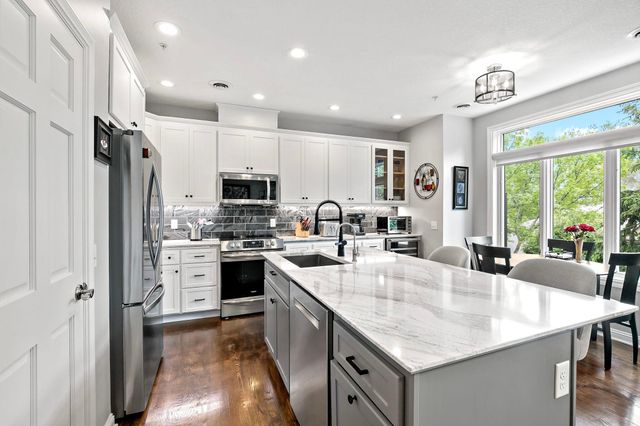 337 Willoughby Way W, Minnetonka, MN 55305