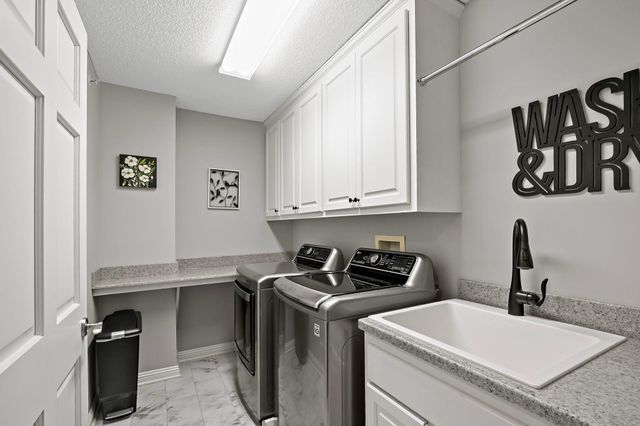 337 Willoughby Way W, Minnetonka, MN 55305