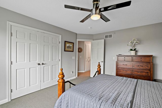 337 Willoughby Way W, Minnetonka, MN 55305
