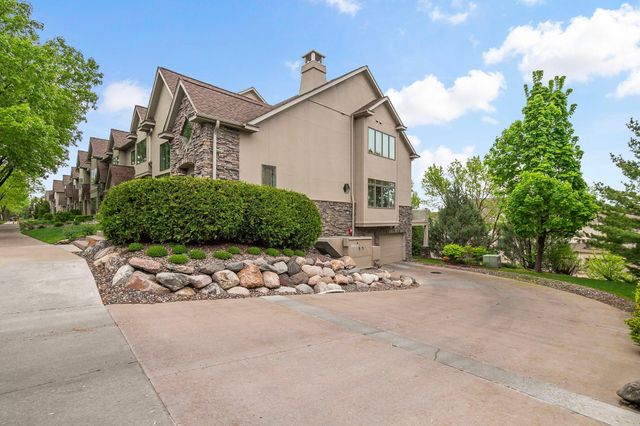 337 Willoughby Way W, Minnetonka, MN 55305