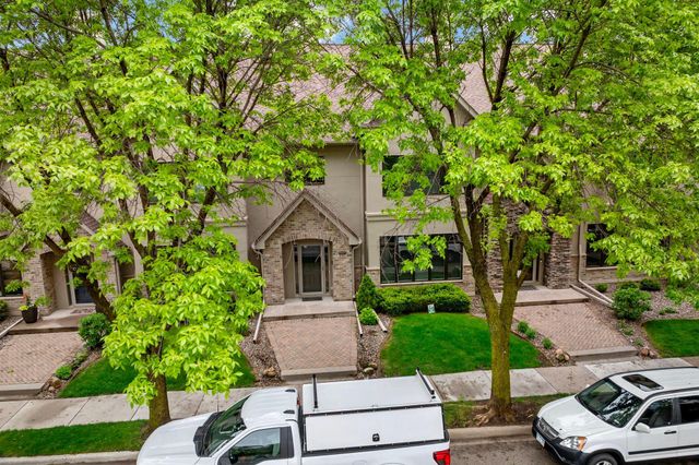 337 Willoughby Way W, Minnetonka, MN 55305