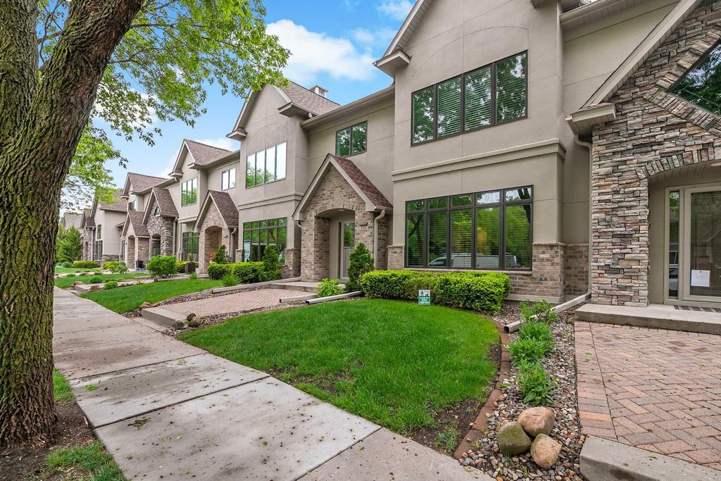 337 Willoughby Way W, Minnetonka, MN 55305