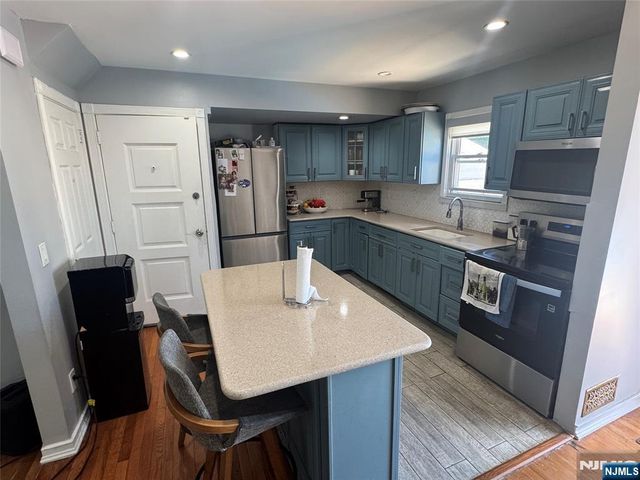 9 Wallace Lane, Woodland Park, NJ 07424