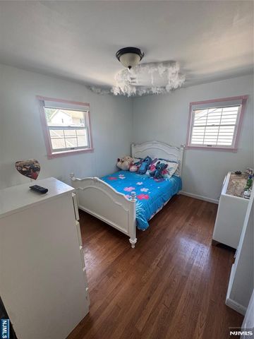 9 Wallace Lane, Woodland Park, NJ 07424