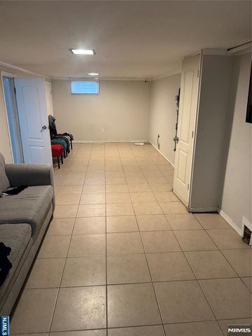 9 Wallace Lane, Woodland Park, NJ 07424