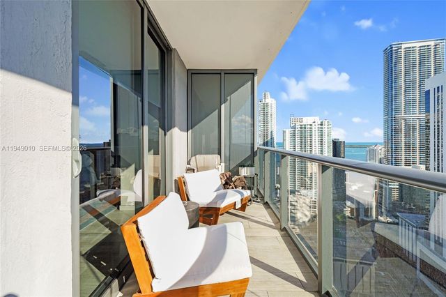 45 SW 9th St 3405, Miami, FL 33130