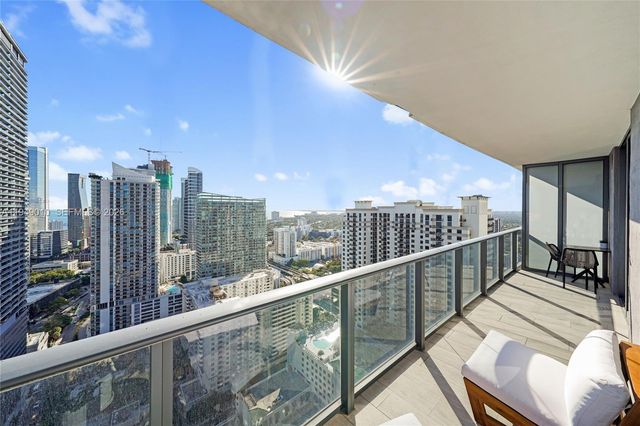 45 SW 9th St 3405, Miami, FL 33130