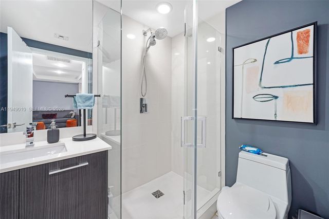 45 SW 9th St 3405, Miami, FL 33130