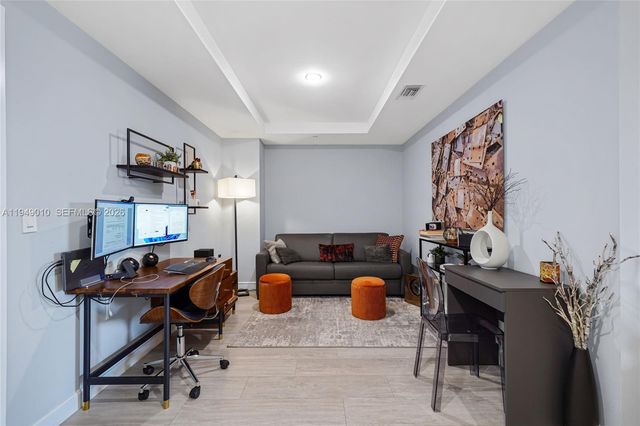 45 SW 9th St 3405, Miami, FL 33130