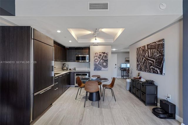 45 SW 9th St 3405, Miami, FL 33130