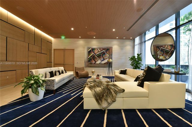 45 SW 9th St 3405, Miami, FL 33130