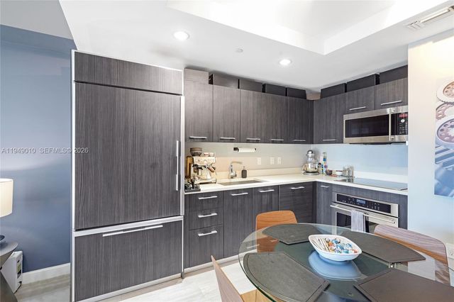 45 SW 9th St 3405, Miami, FL 33130