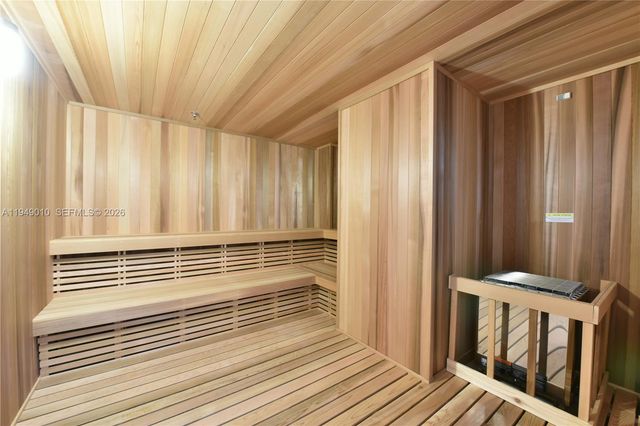 45 SW 9th St 3405, Miami, FL 33130