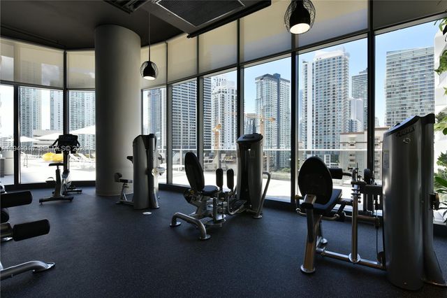 45 SW 9th St 3405, Miami, FL 33130