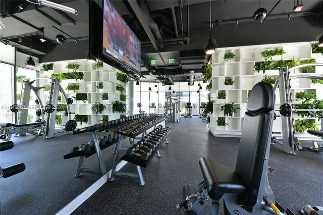 45 SW 9th St 3405, Miami, FL 33130