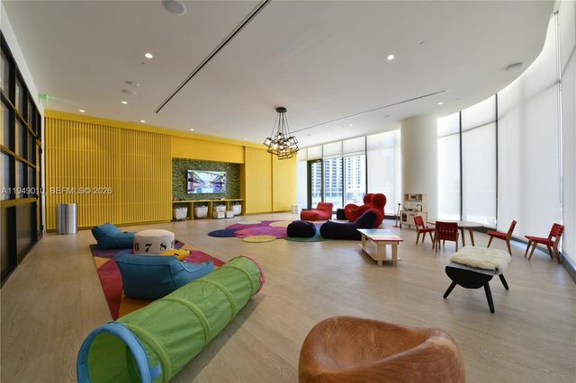 45 SW 9th St 3405, Miami, FL 33130