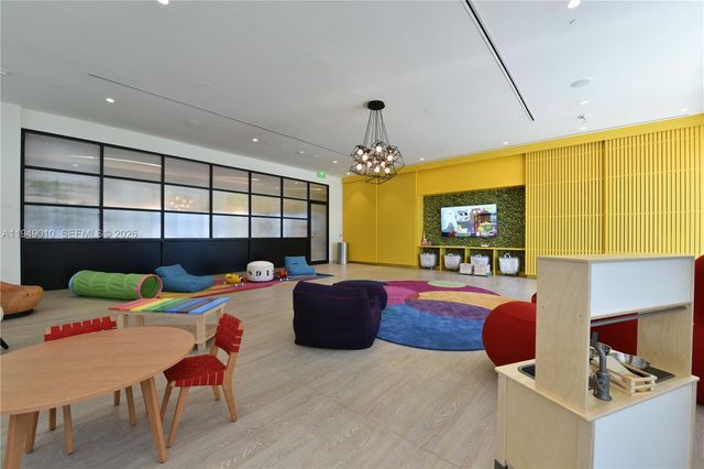 45 SW 9th St 3405, Miami, FL 33130