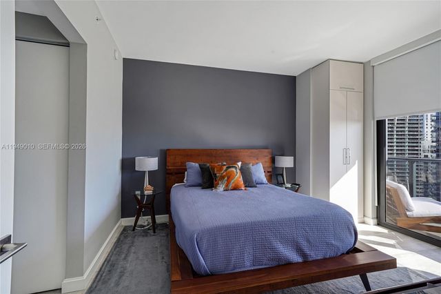 45 SW 9th St 3405, Miami, FL 33130