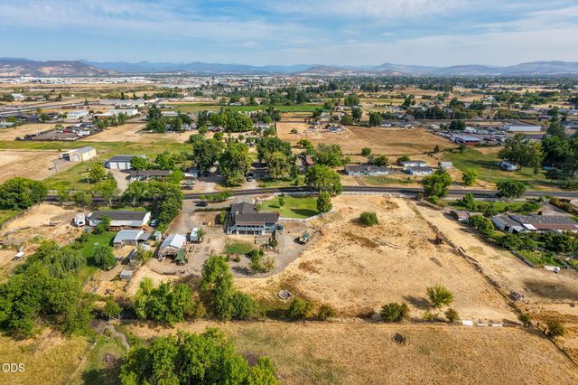 2252 Fowler Lane, Medford, OR 97502