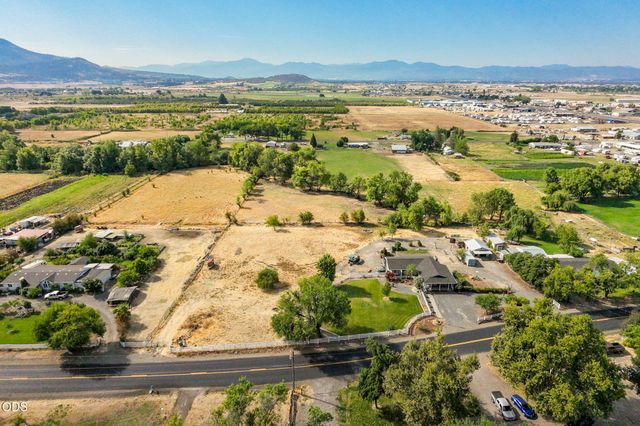 2252 Fowler Lane, Medford, OR 97502
