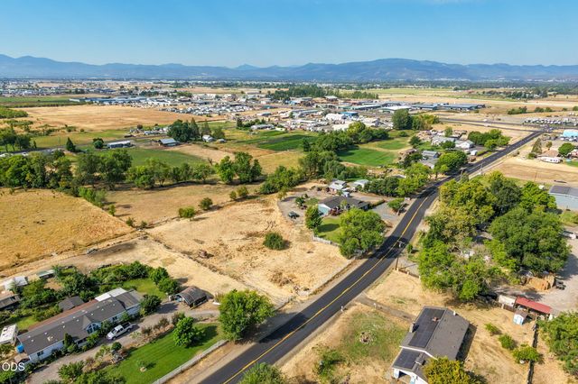 2252 Fowler Lane, Medford, OR 97502