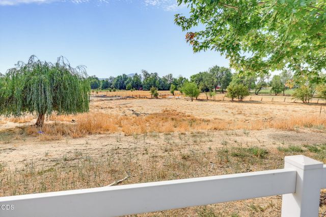 2252 Fowler Lane, Medford, OR 97502