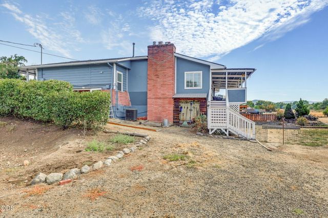 2252 Fowler Lane, Medford, OR 97502