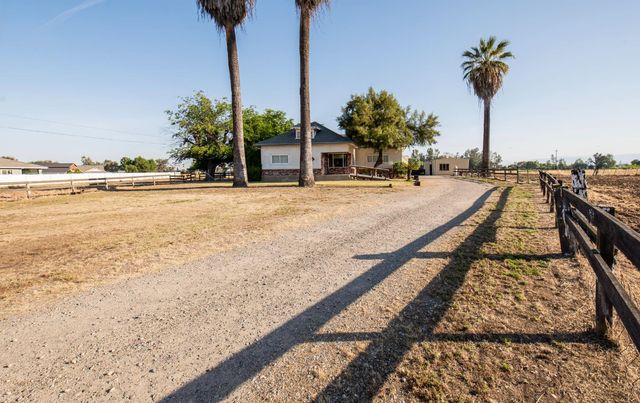 8294 E Hedges Avenue, Fresno, CA 93737