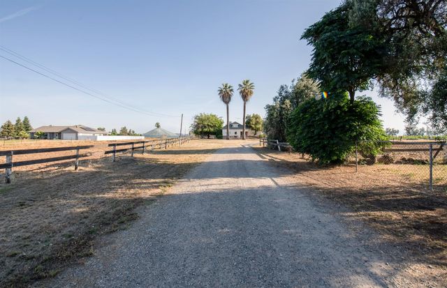 8294 E Hedges Avenue, Fresno, CA 93737