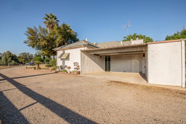 8294 E Hedges Avenue, Fresno, CA 93737