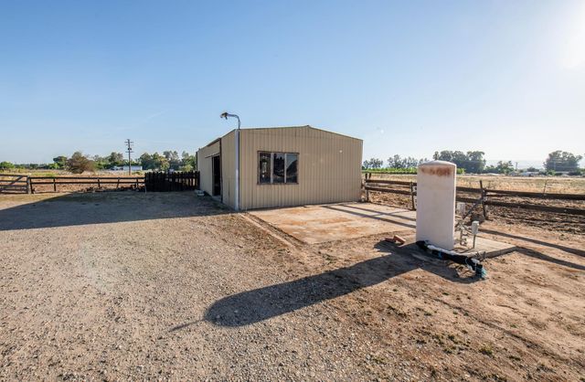 8294 E Hedges Avenue, Fresno, CA 93737