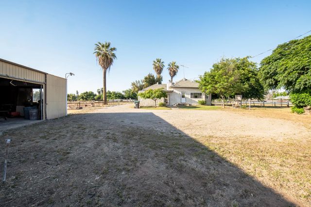 8294 E Hedges Avenue, Fresno, CA 93737