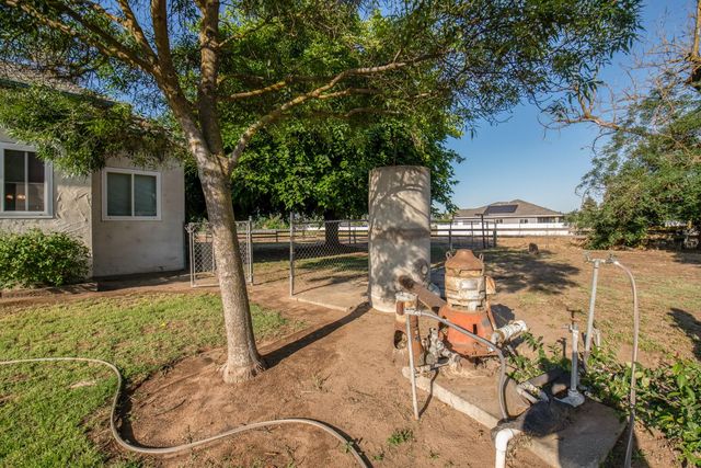 8294 E Hedges Avenue, Fresno, CA 93737