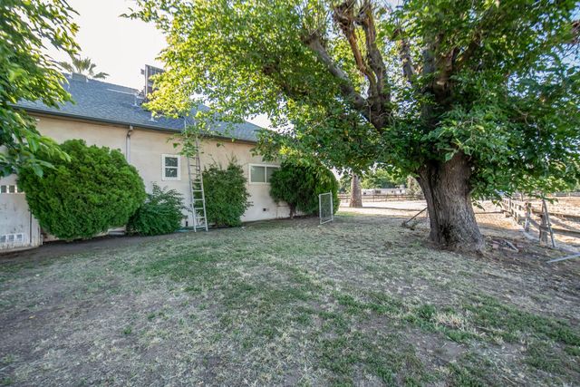 8294 E Hedges Avenue, Fresno, CA 93737