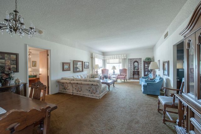 8294 E Hedges Avenue, Fresno, CA 93737