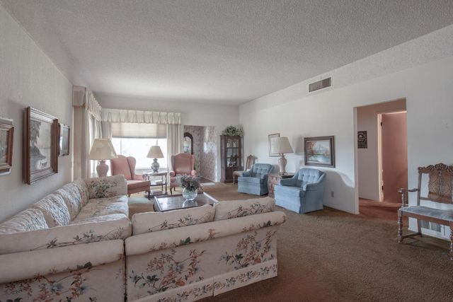 8294 E Hedges Avenue, Fresno, CA 93737