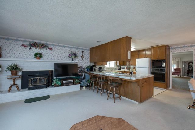 8294 E Hedges Avenue, Fresno, CA 93737