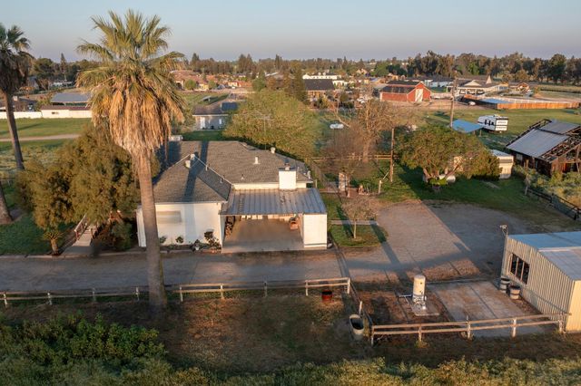 8294 E Hedges Avenue, Fresno, CA 93737