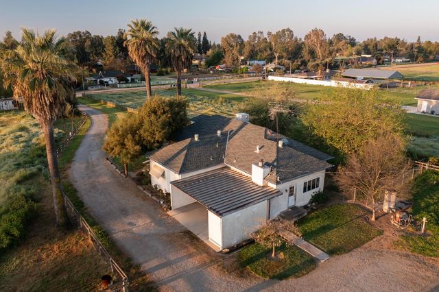 8294 E Hedges Avenue, Fresno, CA 93737