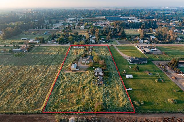 8294 E Hedges Avenue, Fresno, CA 93737