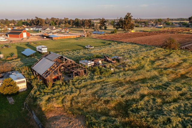8294 E Hedges Avenue, Fresno, CA 93737