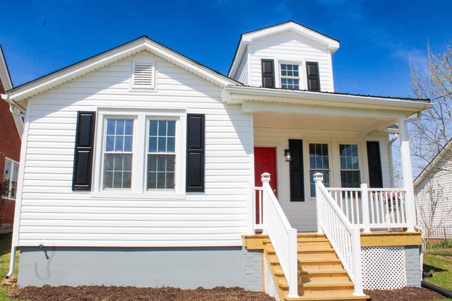 128 S WAVERLEY ST, Staunton, VA 24401