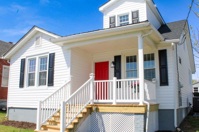 128 S WAVERLEY ST, Staunton, VA 24401