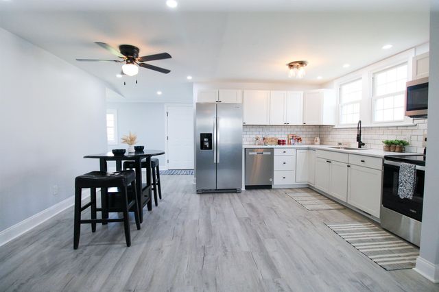 128 S WAVERLEY ST, Staunton, VA 24401