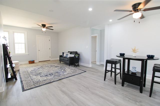 128 S WAVERLEY ST, Staunton, VA 24401