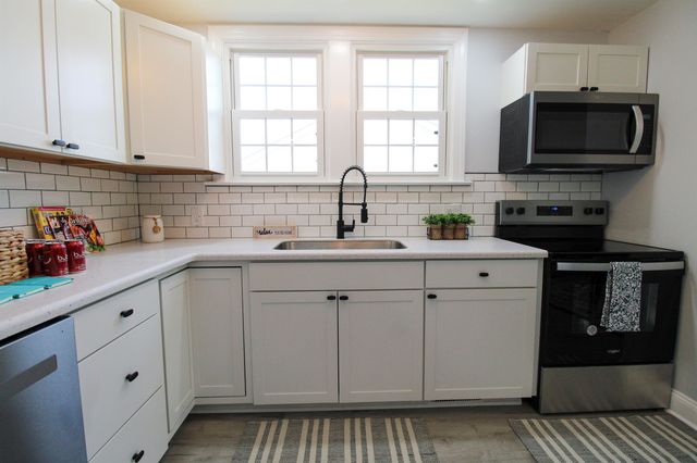 128 S WAVERLEY ST, Staunton, VA 24401